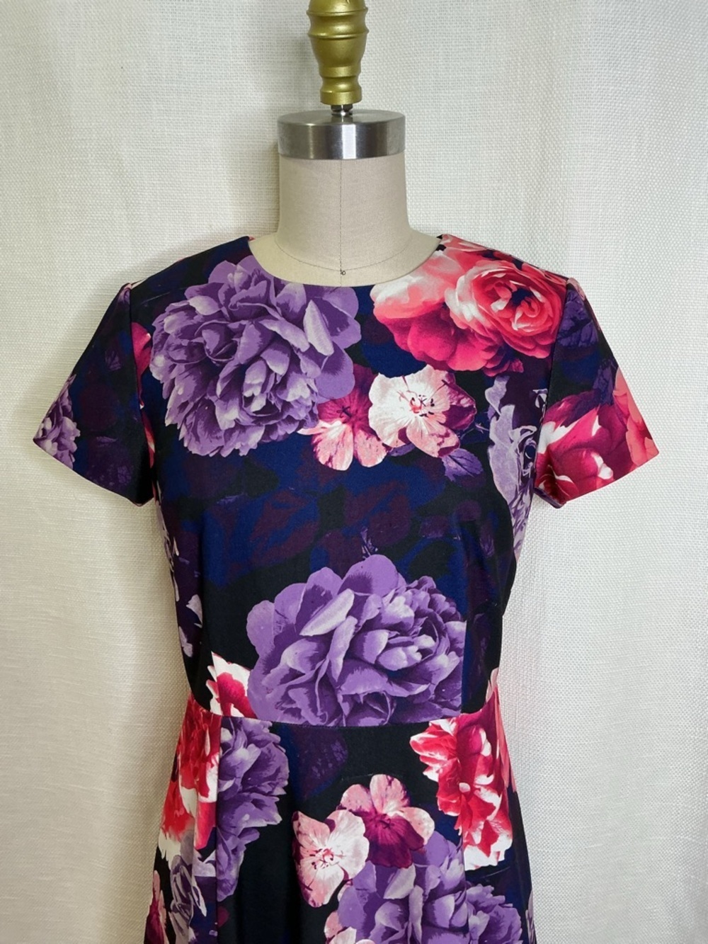 Eliza J Floral Fit & Flare Dress Size 4 Short Sleeve Navy Pink Purple A Line - Picture 2 of 7